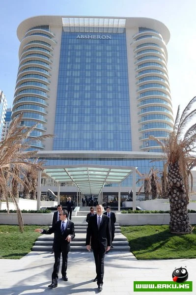 Президент Ильхам Алиев и его супруга Мехрибан Алиева приняли участие в открытии в Баку отеля JW Marriott Absheron