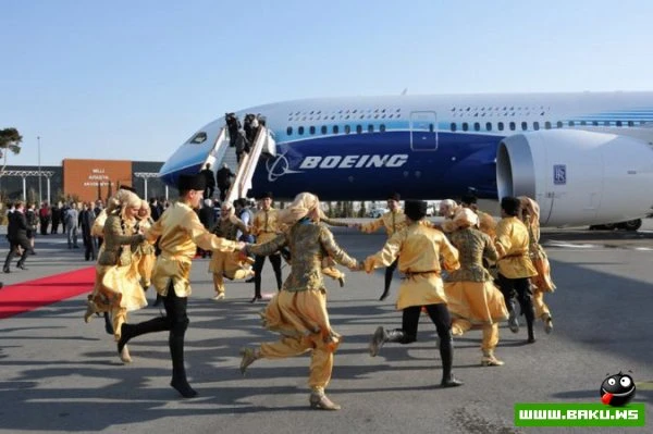 В Баку прошла презентация самолета Boeing-787 Dreamliner [31 фото]
