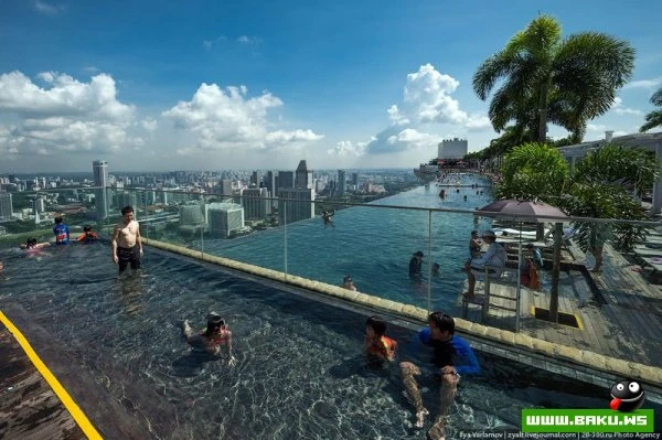 Отель Marina Bay Sands, бассейн под облаками [35 фото]