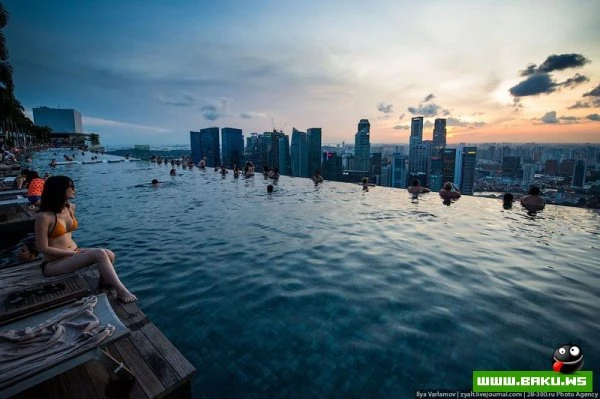 Отель Marina Bay Sands, бассейн под облаками [35 фото]