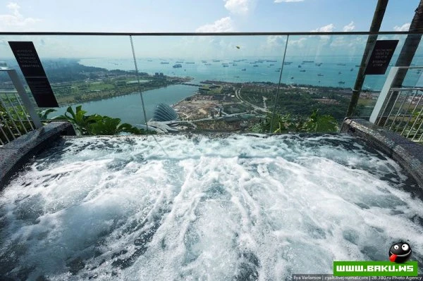 Отель Marina Bay Sands, бассейн под облаками [35 фото]