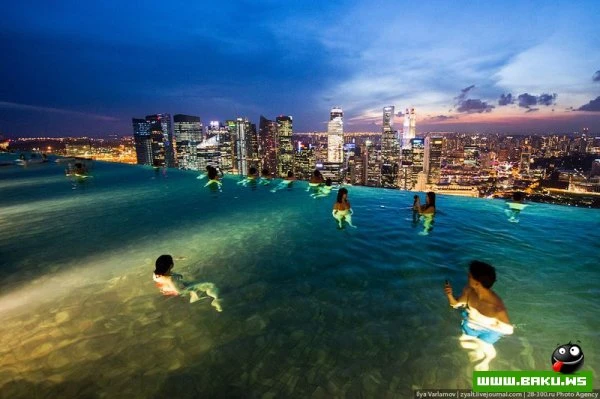 Отель Marina Bay Sands, бассейн под облаками [35 фото]
