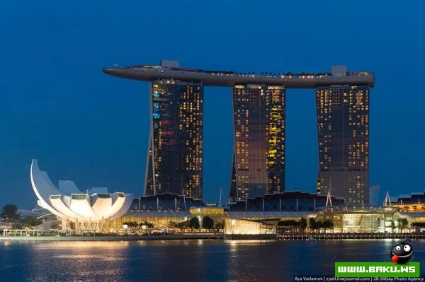 Отель Marina Bay Sands, бассейн под облаками [35 фото]