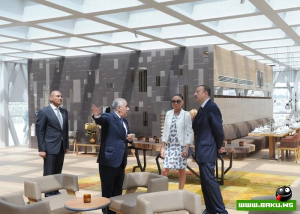 Президент Ильхам Алиев и его супруга Мехрибан Алиева приняли участие в открытии Бакинского фуникулера и подземного перехода на площади Азнефть Президент Ильхам Алиев и его супруга Мехрибан Алиева приняли участие в открытии Бакинского фуникулера и подземного перехода на площади Азнефть