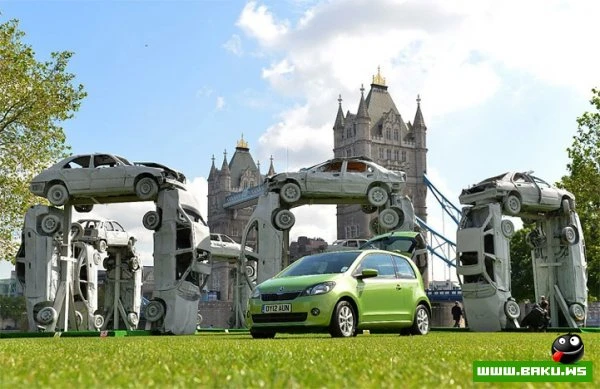 Стоунхендж из автомобилей