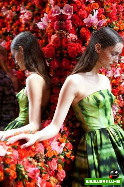 Миллион цветов на шоу Christian Dior Миллион цветов на шоу Christian Dior