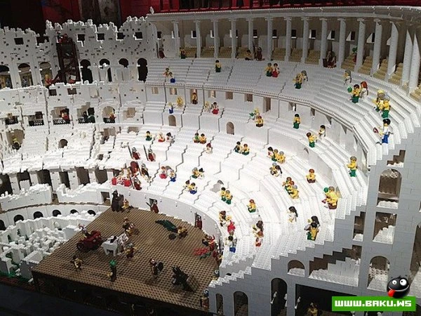 Копия римского Колизея, построенная из 200.000 кирпичиков Lego - ФОТО