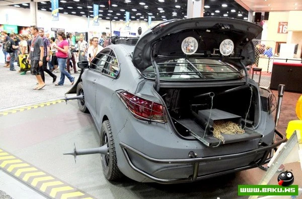 Компания «Hyundai» представила «Zombie Survival Machine» Компания «Hyundai» представила «Zombie Survival Machine»
