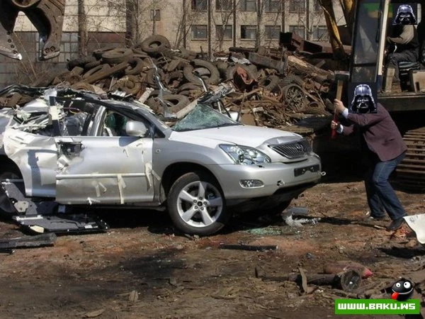 Уничтожения Lexus RX350 (17 фото)