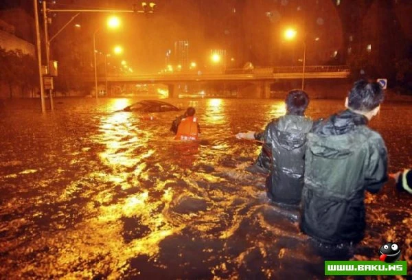 Наводнение в Пекине (10 фото)