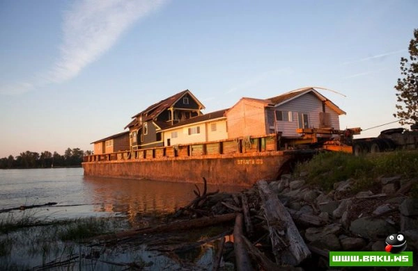 Транспортировка огромного дома [9 фото]
