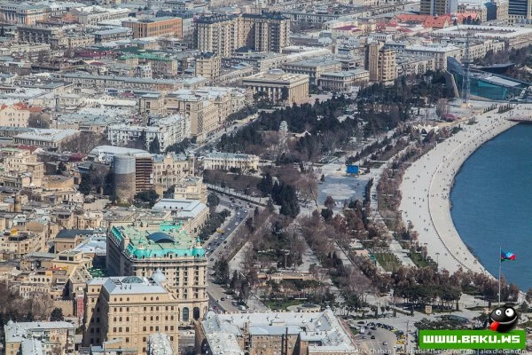 United Colors of Benetton: виды Баку с телебашни и Flame Towers