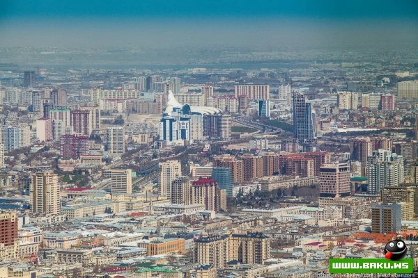 United Colors of Benetton: виды Баку с телебашни и Flame Towers