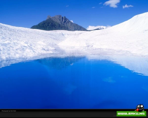 Планета Земля в синем цвете National Geographic