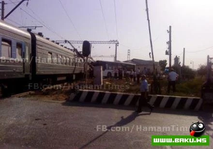 В Баку поезд протаранил пассажирский автобус: ранен 41 человек, есть жертвы [видео]