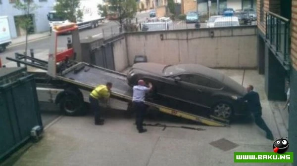 Брошенный Bentley