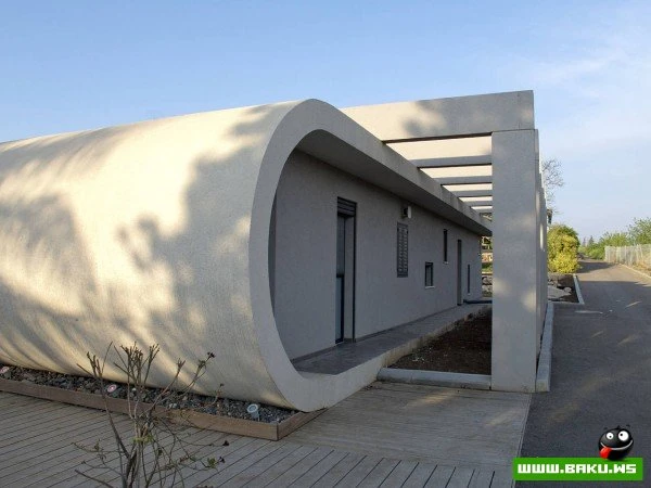 Лучистый домик в израильской деревне