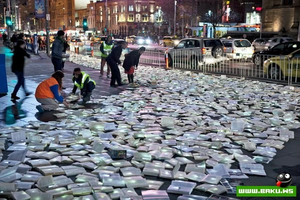Река из книг в Мельбурне