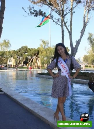 Участницы конкурса Miss Civilization совершили прогулку по Бакинскому бульвару