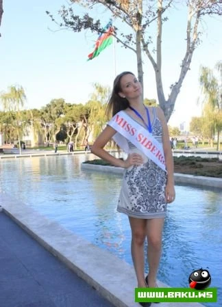 Участницы конкурса Miss Civilization совершили прогулку по Бакинскому бульвару