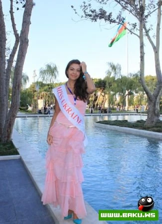 Участницы конкурса Miss Civilization совершили прогулку по Бакинскому бульвару