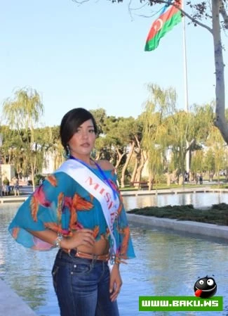Участницы конкурса Miss Civilization совершили прогулку по Бакинскому бульвару