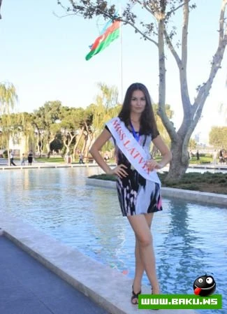 Участницы конкурса Miss Civilization совершили прогулку по Бакинскому бульвару