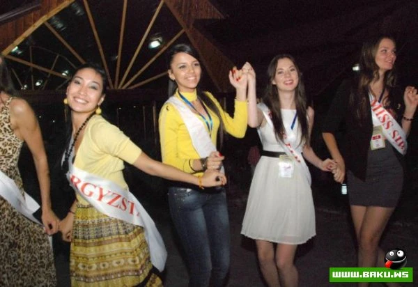 Конкурсантки Miss Civilization на вечеринке в Баку