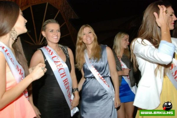 Конкурсантки Miss Civilization на вечеринке в Баку