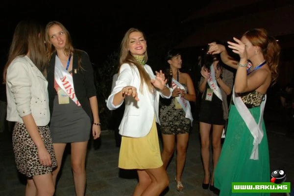 Конкурсантки Miss Civilization на вечеринке в Баку