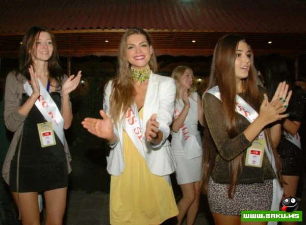 Конкурсантки Miss Civilization на вечеринке в Баку
