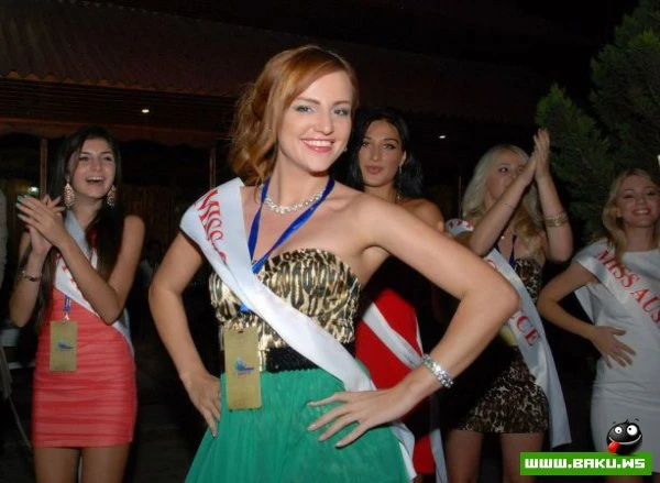 Конкурсантки Miss Civilization на вечеринке в Баку