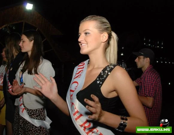 Конкурсантки Miss Civilization на вечеринке в Баку