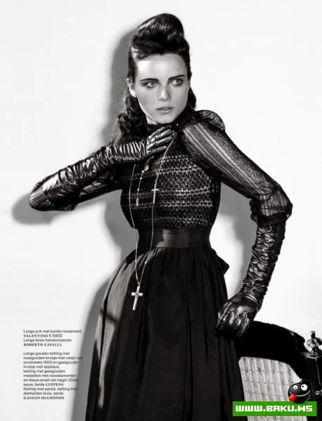 Анна де Рийк в журнале «Vogue» к Хэллоуину