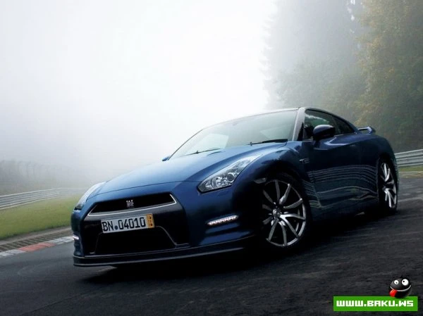 Nissan представил обновленный суперкар GT-R