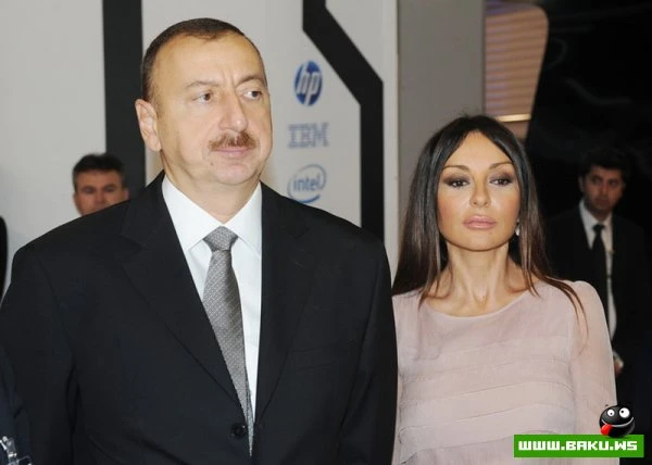 Президент Ильхам Алиев и его супруга Мехрибан Алиева ознакомились с международной выставкой 