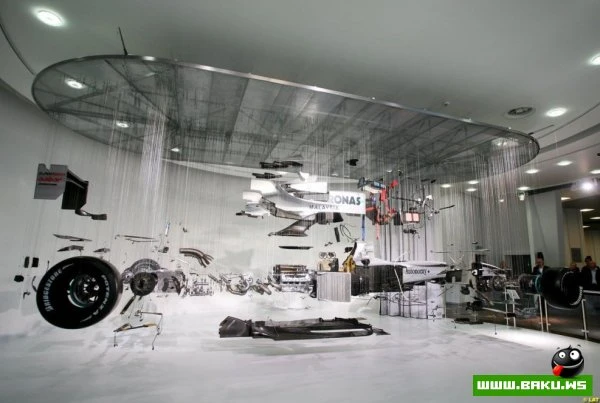 Разобранный болид Формулы-1