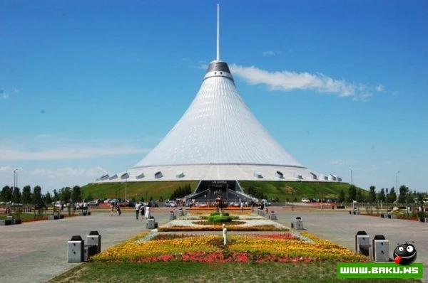 Хан Шатыр – самый большой шатер в мире