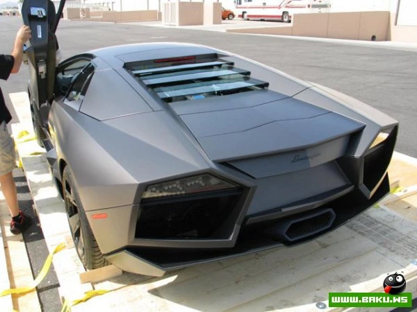 Распаковка новенького Lamborghini Reventon