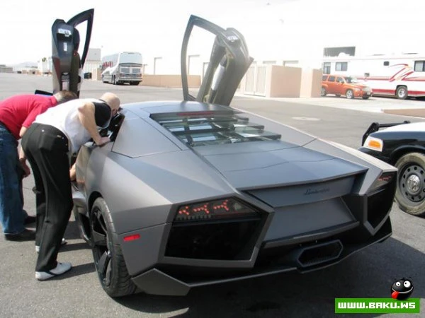 Распаковка новенького Lamborghini Reventon