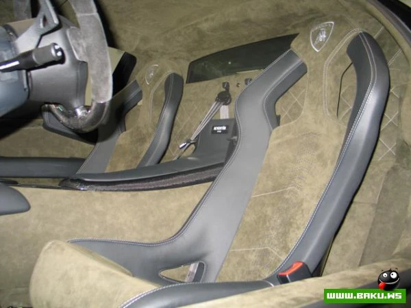 Распаковка новенького Lamborghini Reventon