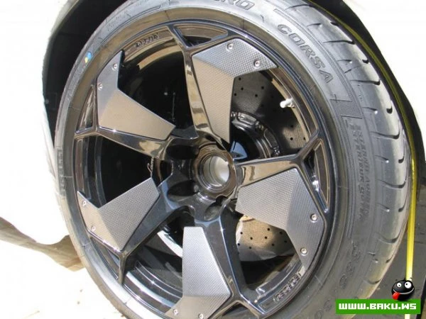 Распаковка новенького Lamborghini Reventon