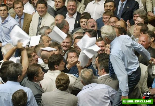 Кулачные бои чиновников [25 фото]