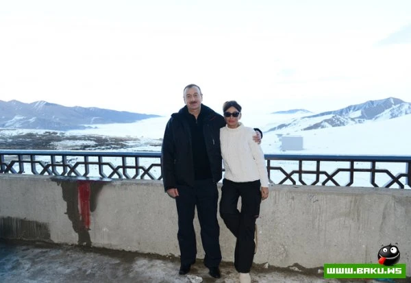 Ильхам Алиев и его супруга Мехрибан Алиева покатались на лыжах в Гусаре