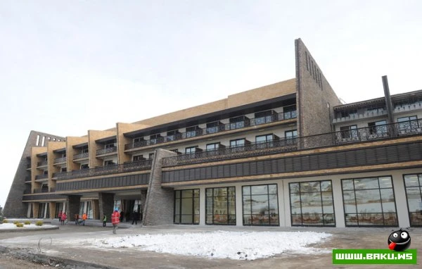 Ильхам Алиев и его супруга Мехрибан Алиева покатались на лыжах в Гусаре