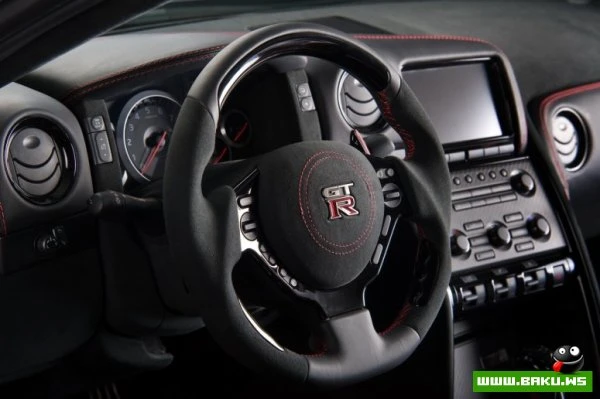 Vilner вновь приложил руку к интерьеру Nissan GT-R 2012 [фото]