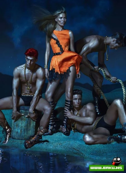 Кейт Мосс в рекламе Versace