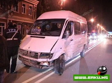 В Гяндже произошло ДТП с участием полицейской машины