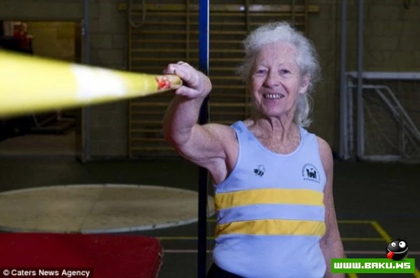 77-летняя бабуля стала чемпионкой мира по прыжкам с шестом