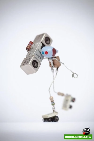 Sparebots: крошечные роботы из радиодеталей